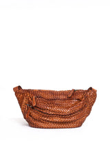 Borsa a tracolla donna in pelle intrecciata color cuoio vista frontale