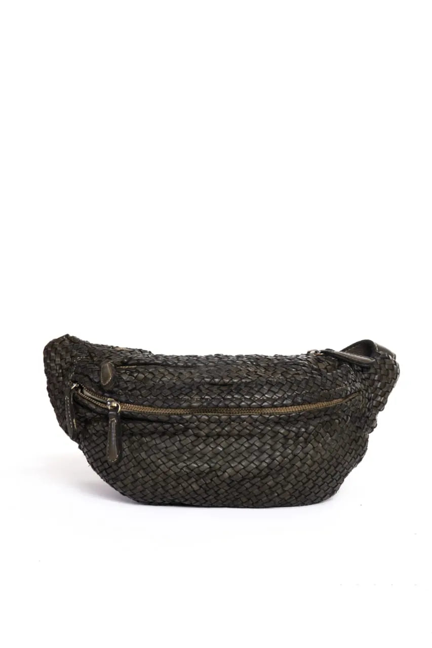 Borsa a tracolla in pelle intrecciata color verde vista frontale