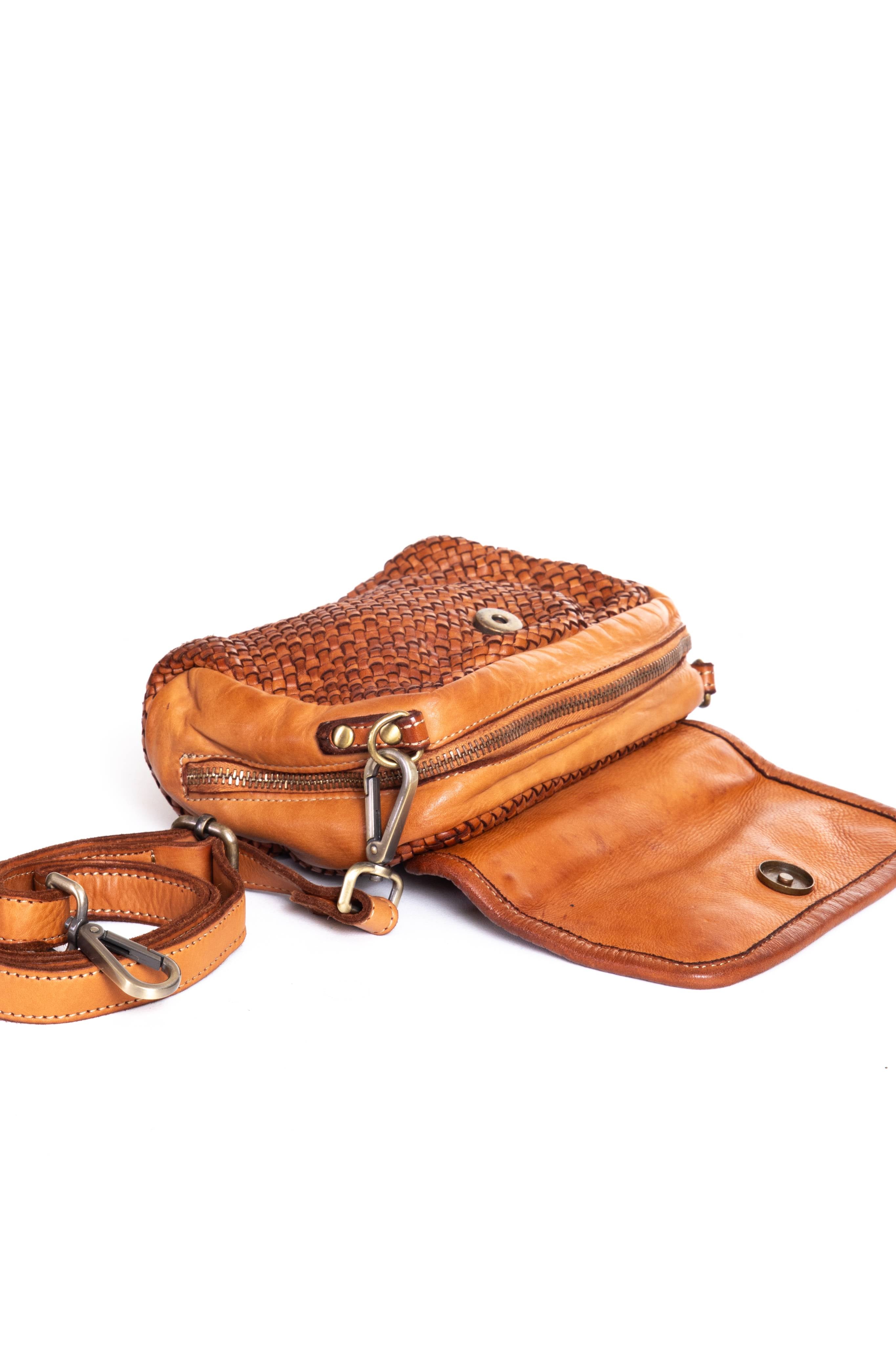 Florence Satchel Piccola cuoio aperta con zip e interno visibile