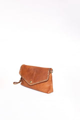 La Busta, pochette donna in pelle cuoio con borchie, vista laterale