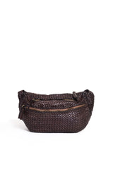 Borsa a tracolla in pelle intrecciata color marrone vista frontale